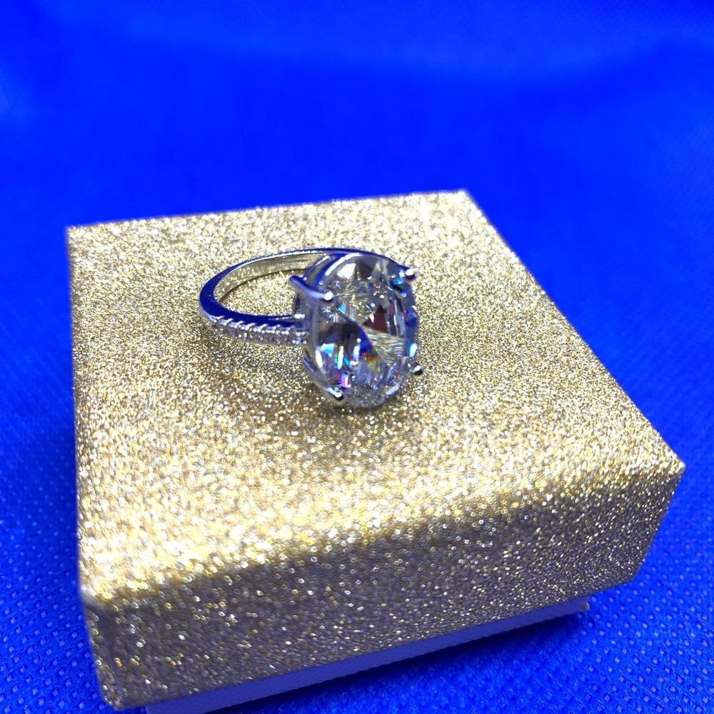 Oval Cut AAA Zircon Ring sterling silver ring - Picture 6 of 7